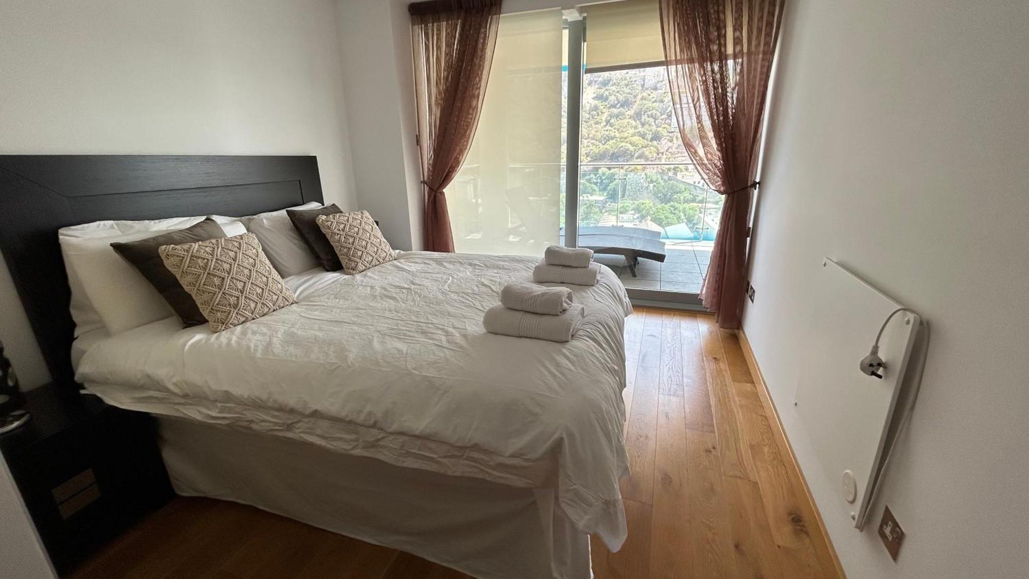 Ocean Village Luxury 2 Bed 2 Bath Apartment - Amazing Views - Pools And Jacuzzis Gibraltar Exterior photo